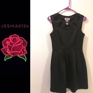 Keyhold dress